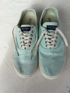 Wmns. Sperry awesome kicks. Aqua Sz 8
